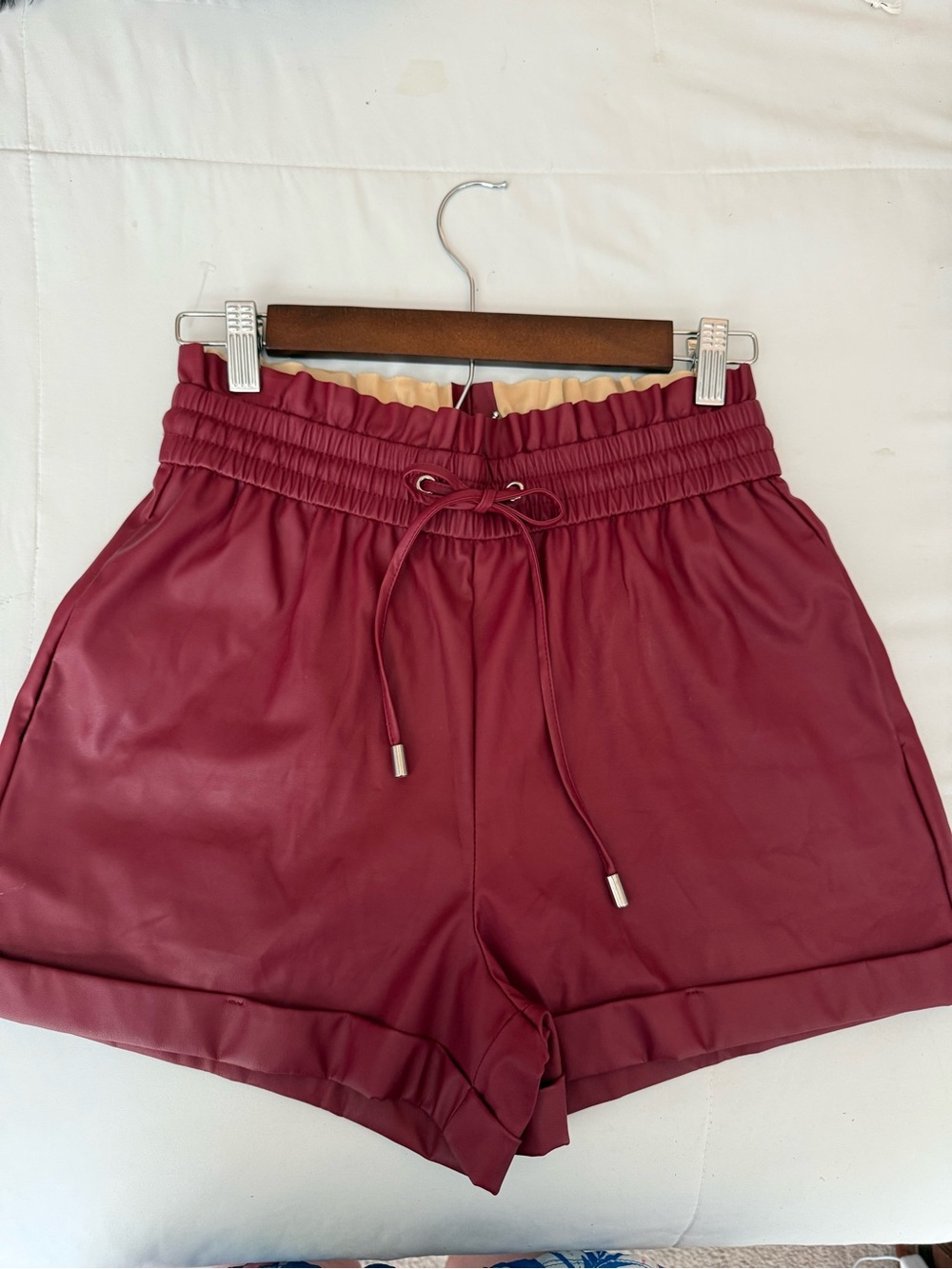 NWT-Zenana Outfitters Women's Garnet Faux Leather Shorts-Size Small